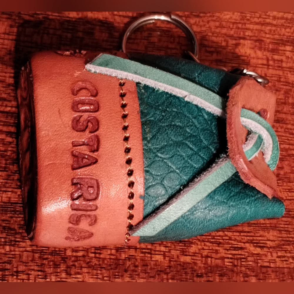 Costa Rica Embossed Leather Keychain - Picture 9 of 12